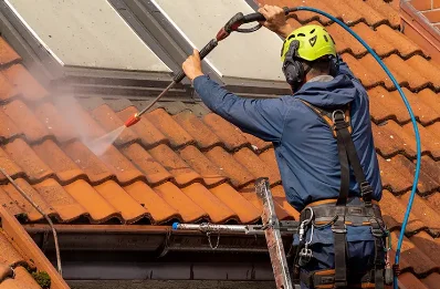 Démoussage et hydrofuge de toiture à Masclat